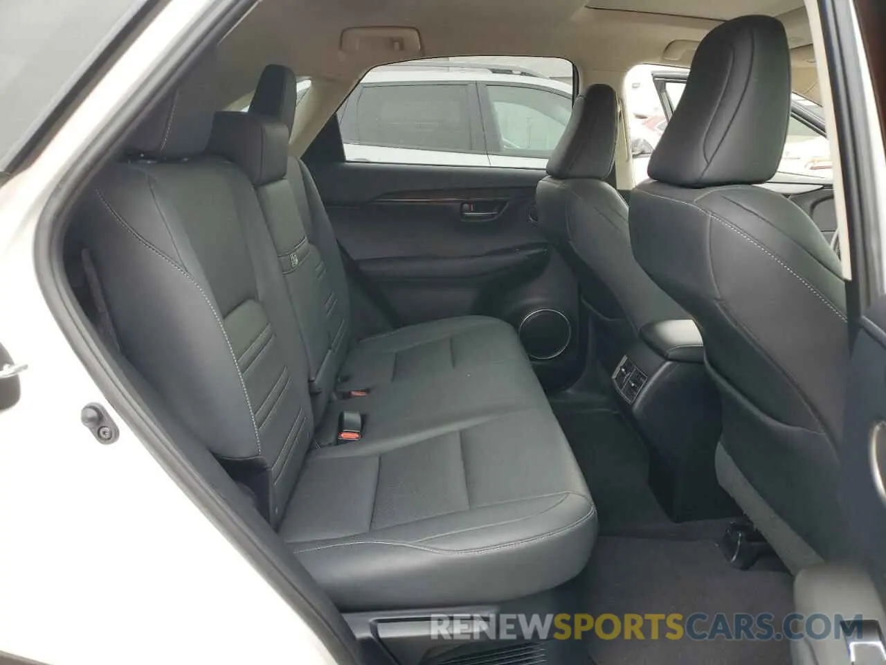 11 fotografías del automóvil dañado JTJDARBZ3L5004692 LEXUS NX 2020