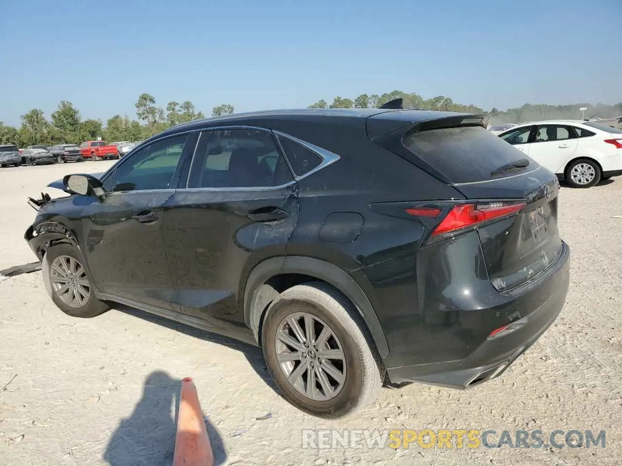2 fotografías del automóvil dañado JTJDARBZ3L5014462 LEXUS NX 2020