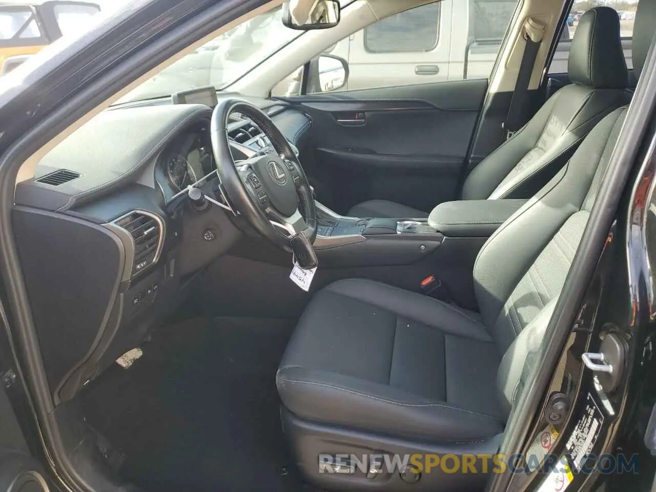 7 fotografías del automóvil dañado JTJDARBZ5L2162419 LEXUS NX 2020