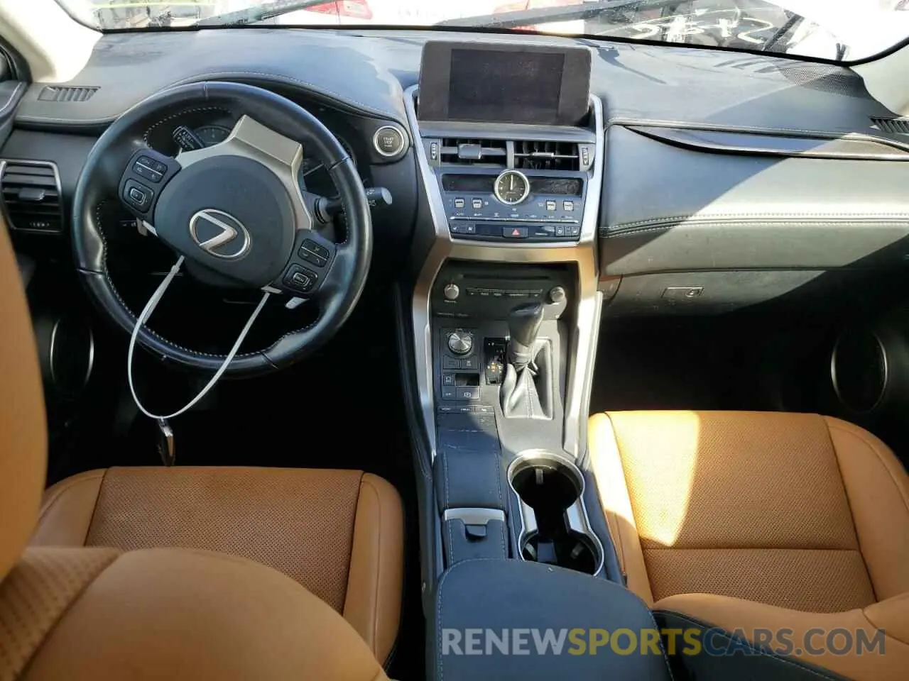 8 fotografías del automóvil dañado JTJDARBZ6L2171517 LEXUS NX 2020