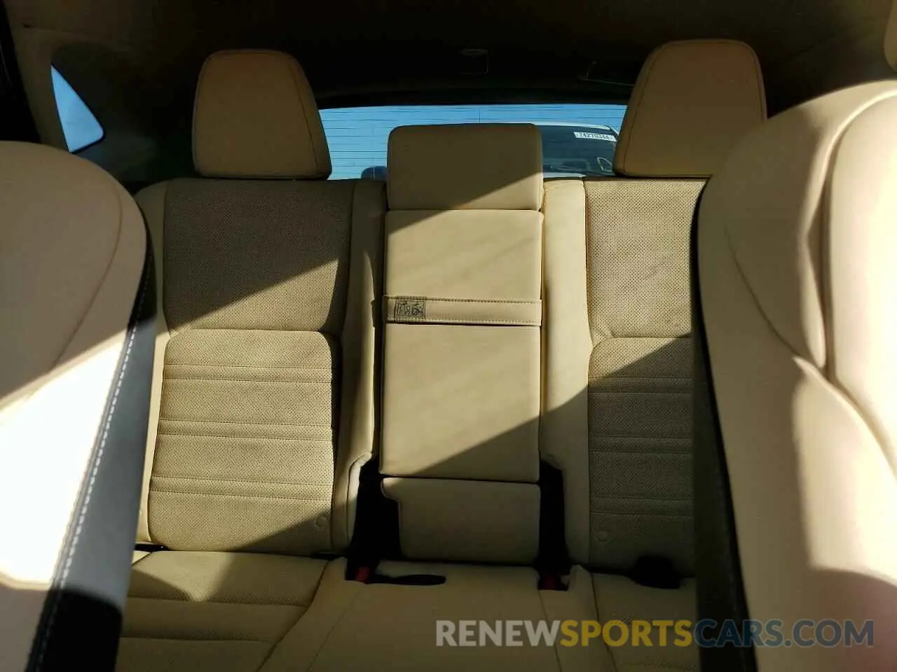 10 fotografías del automóvil dañado JTJDARBZ7L5005098 LEXUS NX 2020