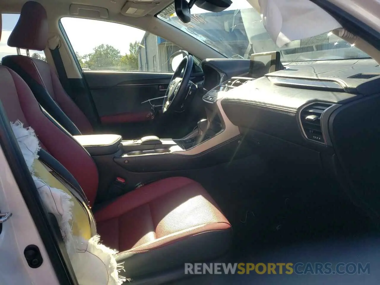 5 fotografías del automóvil dañado JTJDARBZ8L5001321 LEXUS NX 2020