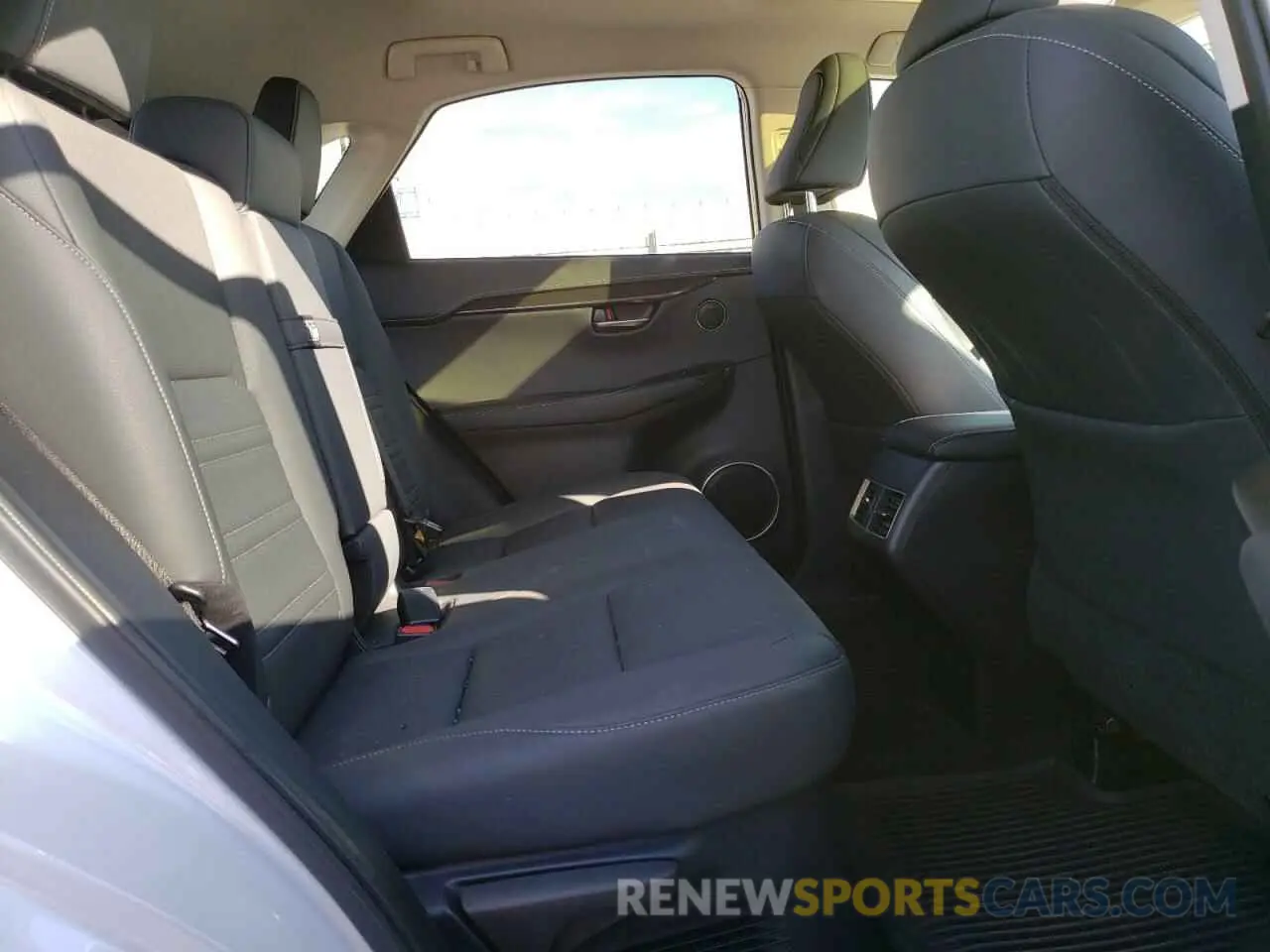 6 fotografías del automóvil dañado JTJDARDZ6L5010080 LEXUS NX 2020