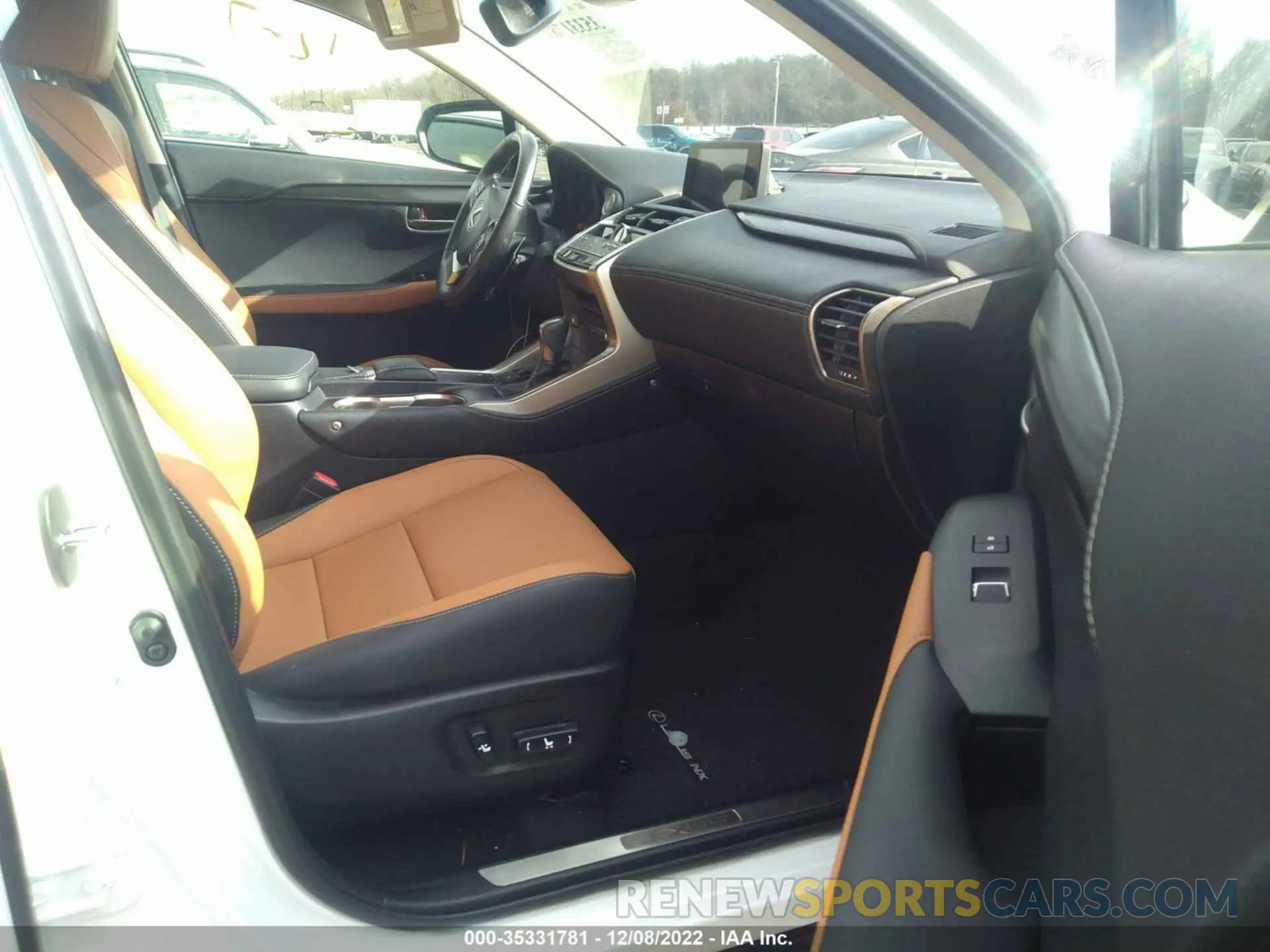 5 fotografías del automóvil dañado JTJDARDZ8L5015300 LEXUS NX 2020