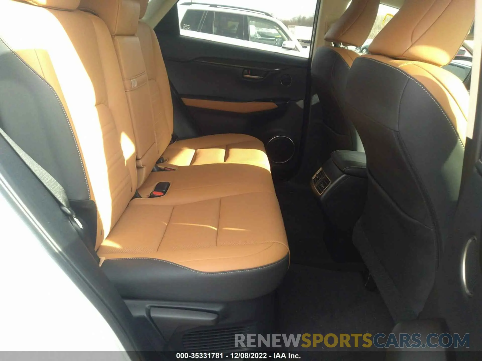 8 fotografías del automóvil dañado JTJDARDZ8L5015300 LEXUS NX 2020