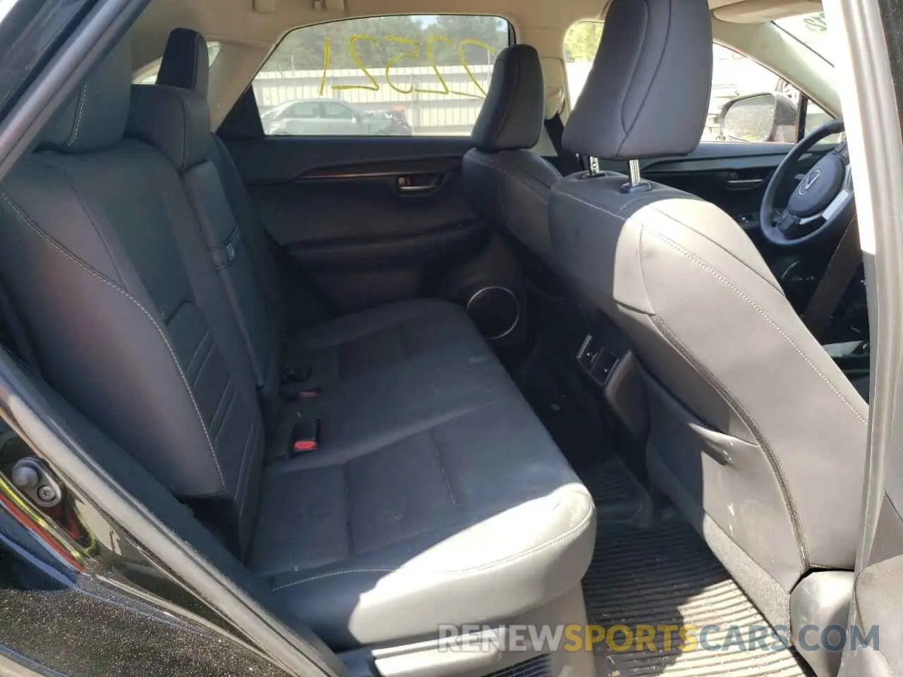 6 fotografías del automóvil dañado JTJDJRDZ4L5000406 LEXUS NX 2020