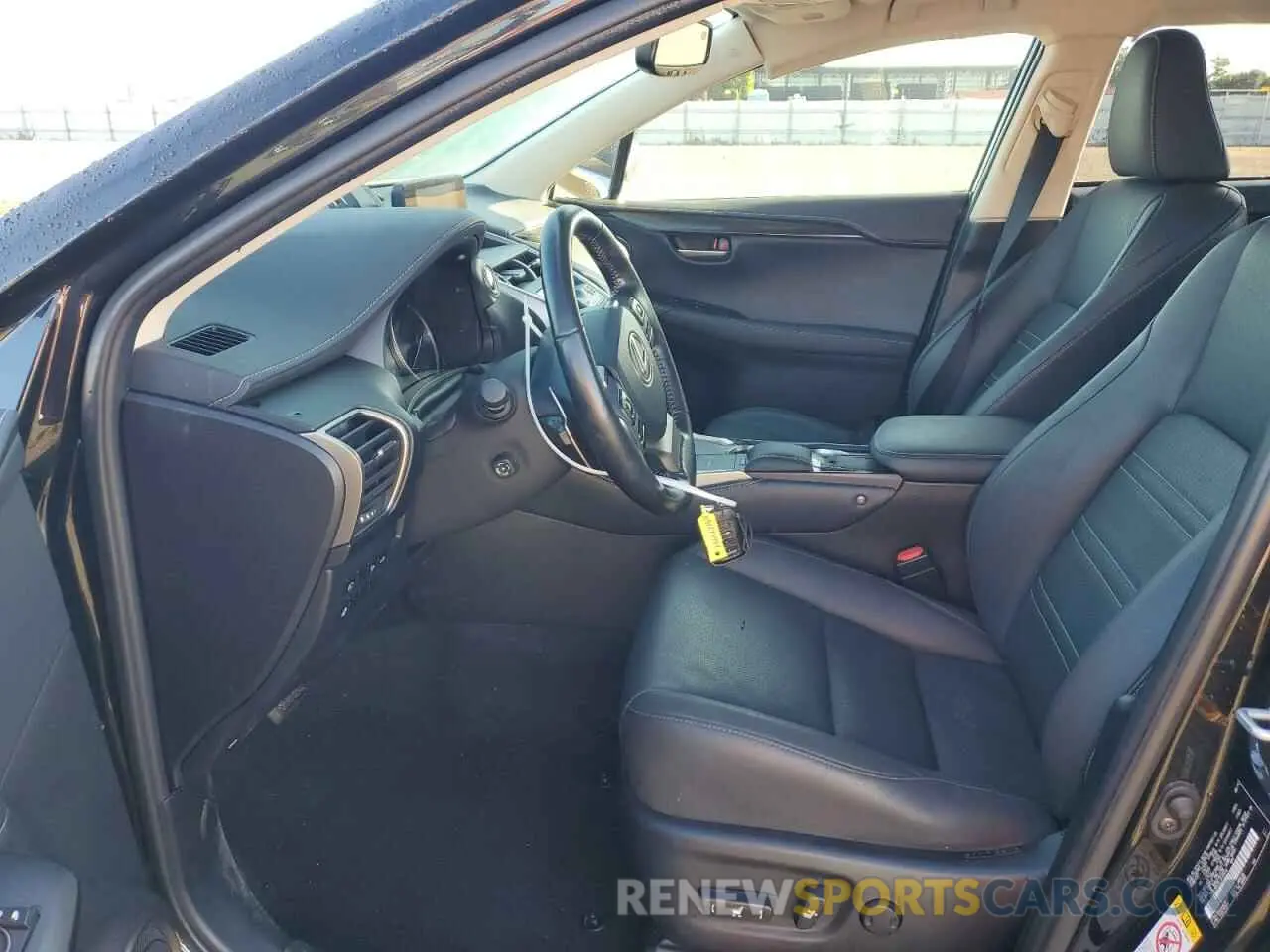 7 fotografías del automóvil dañado JTJDJRDZ5L2133418 LEXUS NX 2020