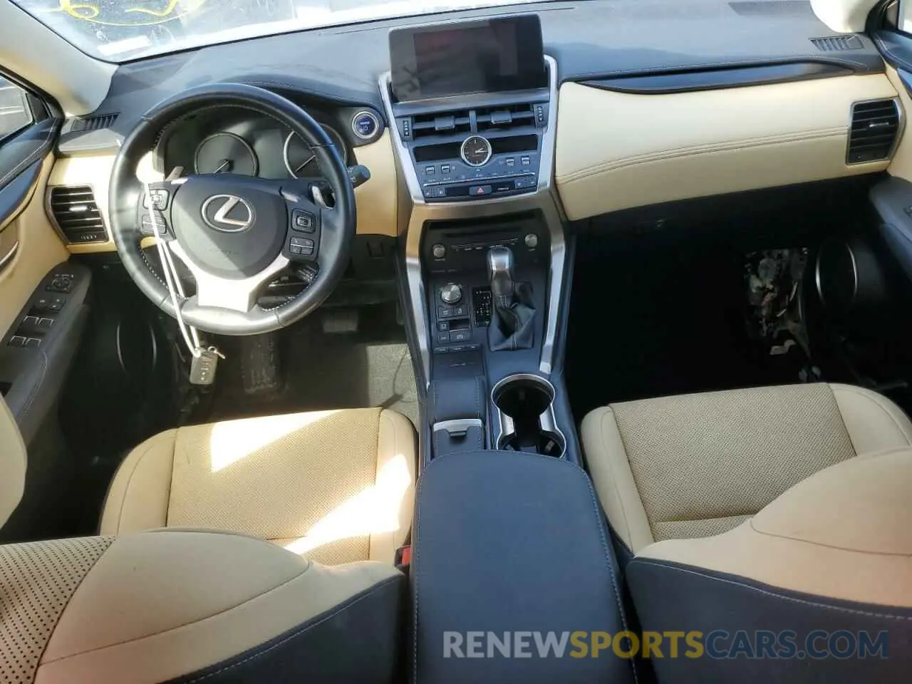 8 fotografías del automóvil dañado JTJDJRDZ6L2134853 LEXUS NX 2020