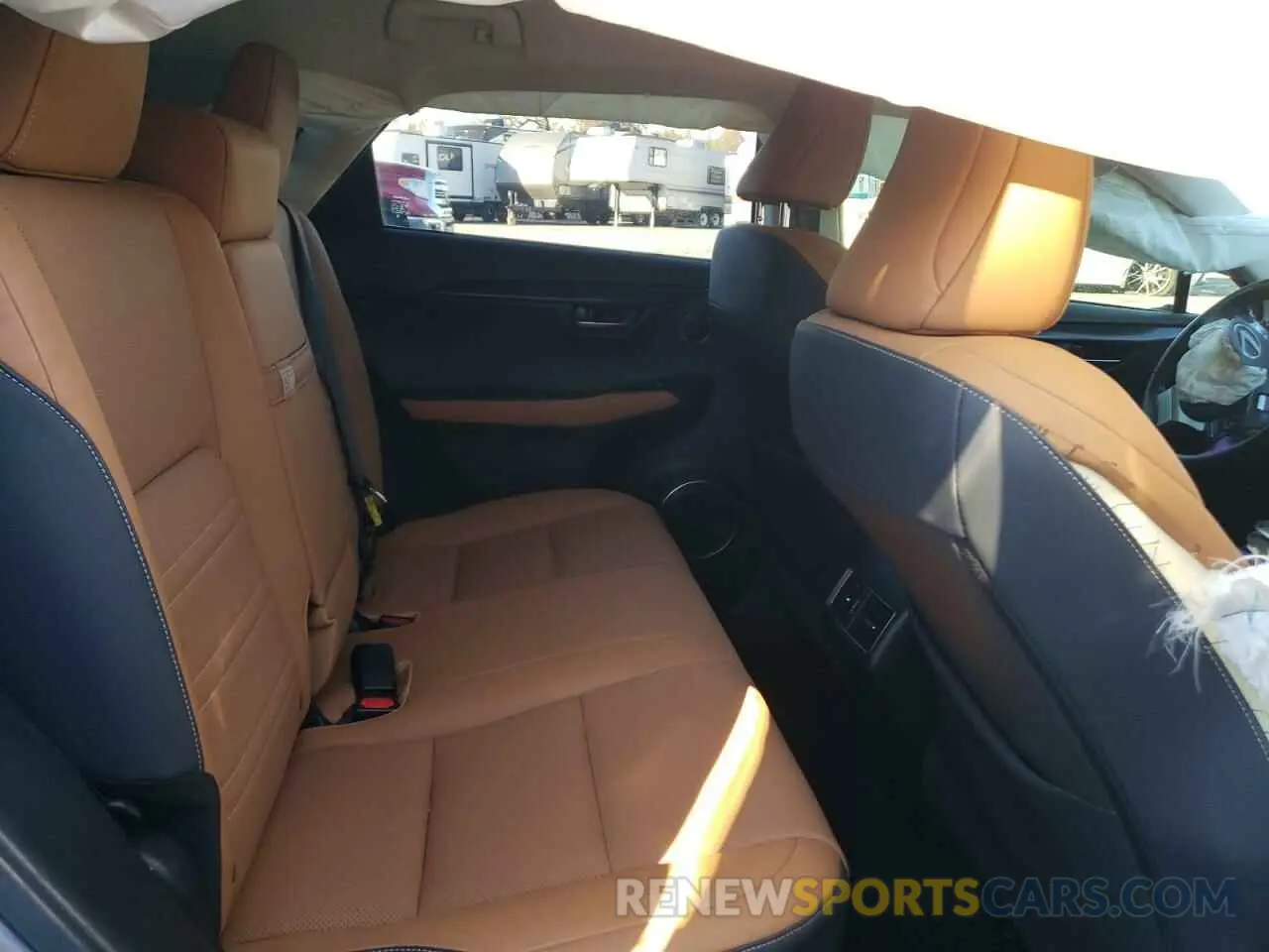 11 fotografías del automóvil dañado JTJDJRDZ7L2129404 LEXUS NX 2020