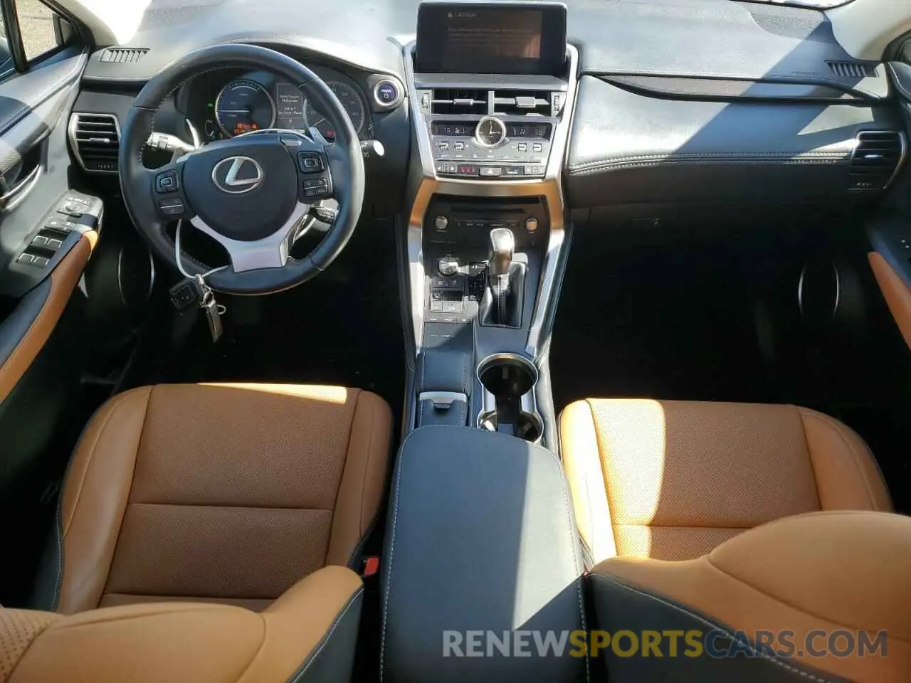 8 fotografías del automóvil dañado JTJDJRDZ9L5009330 LEXUS NX 2020