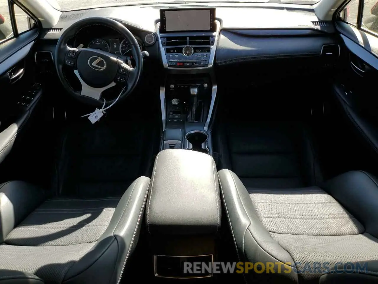 8 fotografías del automóvil dañado JTJGARBZ1L5017700 LEXUS NX 2020