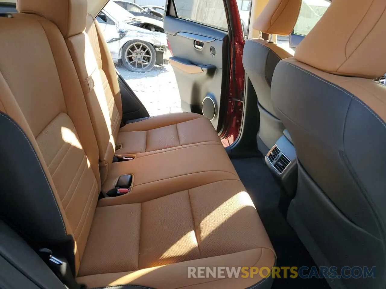 11 fotografías del automóvil dañado JTJGARBZ2L2160513 LEXUS NX 2020