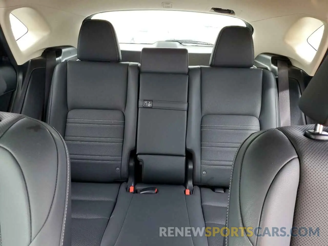 10 fotografías del automóvil dañado JTJGARBZ2L2164982 LEXUS NX 2020