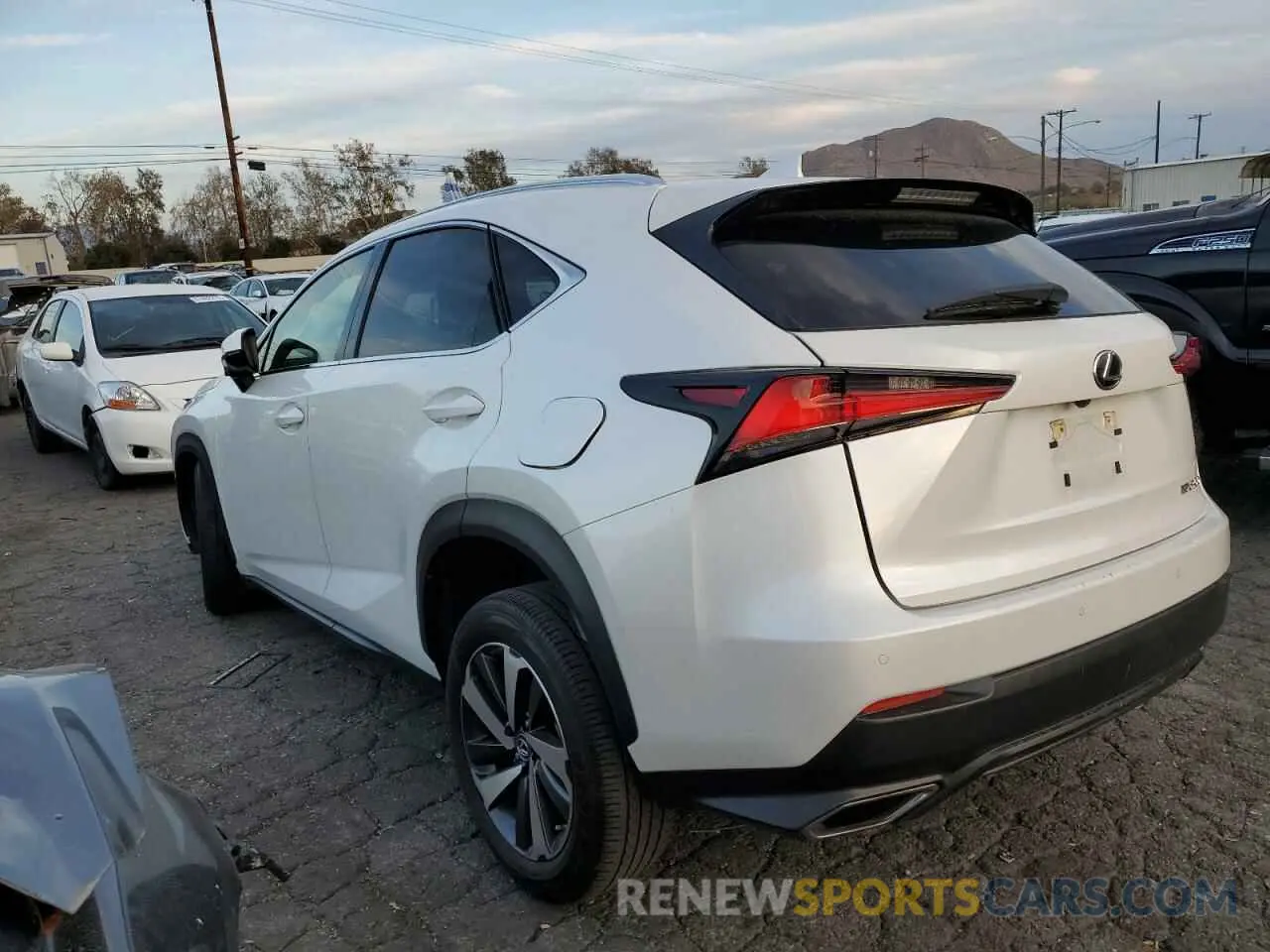 2 fotografías del automóvil dañado JTJGARBZ2L5019388 LEXUS NX 2020