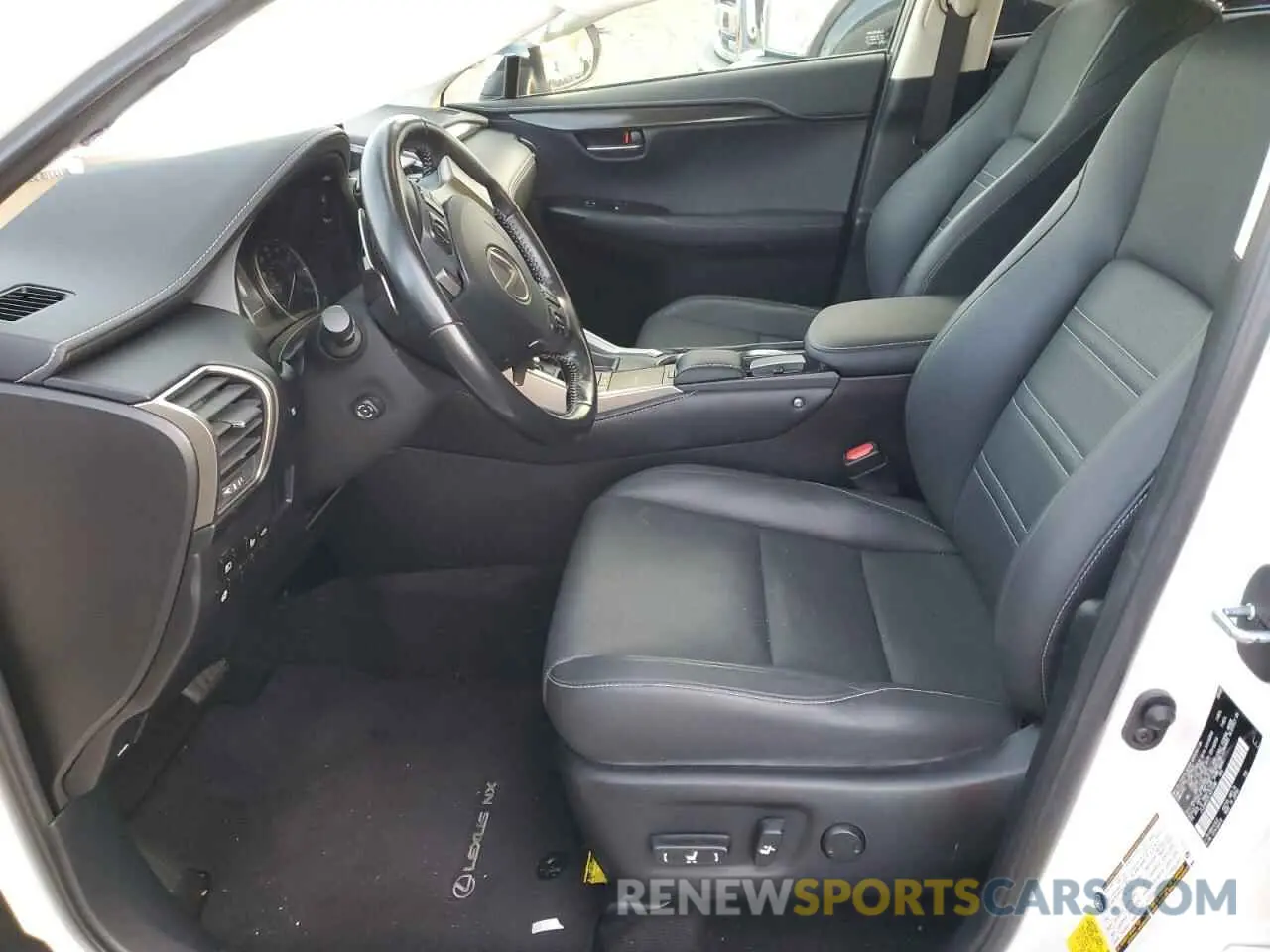 7 fotografías del automóvil dañado JTJGARBZ2L5019388 LEXUS NX 2020
