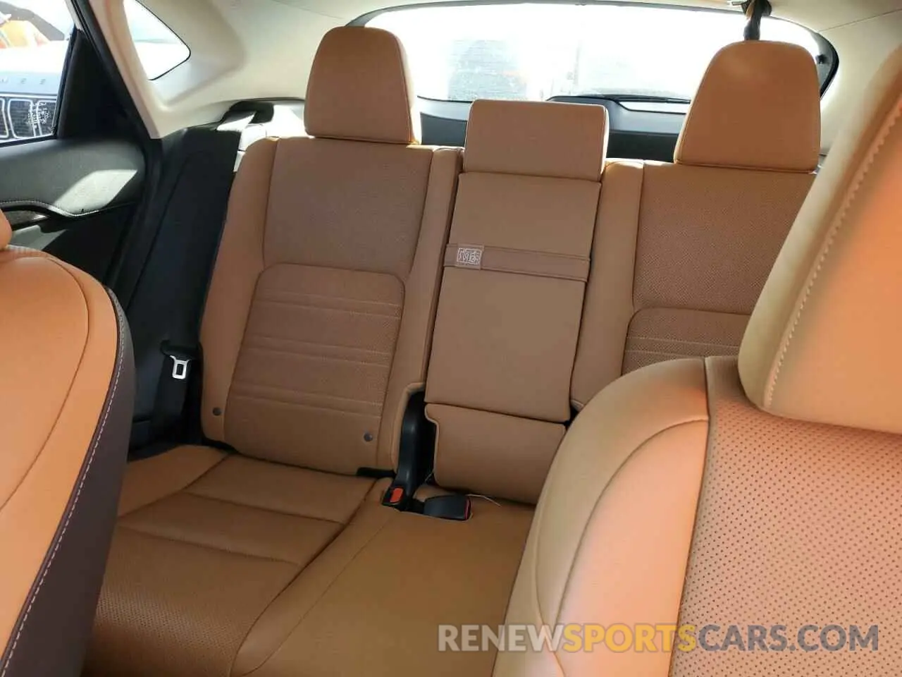 10 fotografías del automóvil dañado JTJGARBZ3L2172556 LEXUS NX 2020