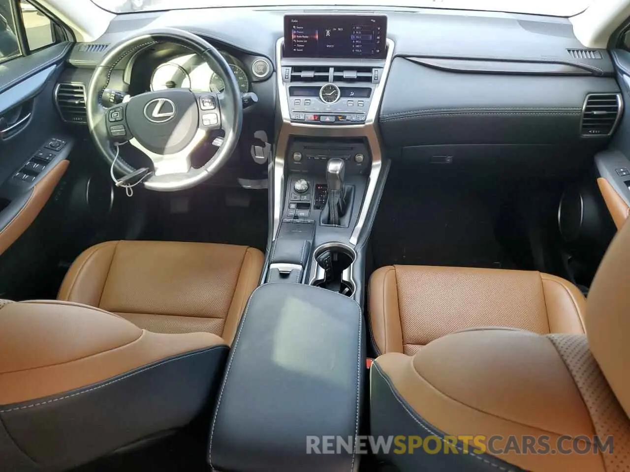 8 fotografías del automóvil dañado JTJGARBZ3L2172556 LEXUS NX 2020