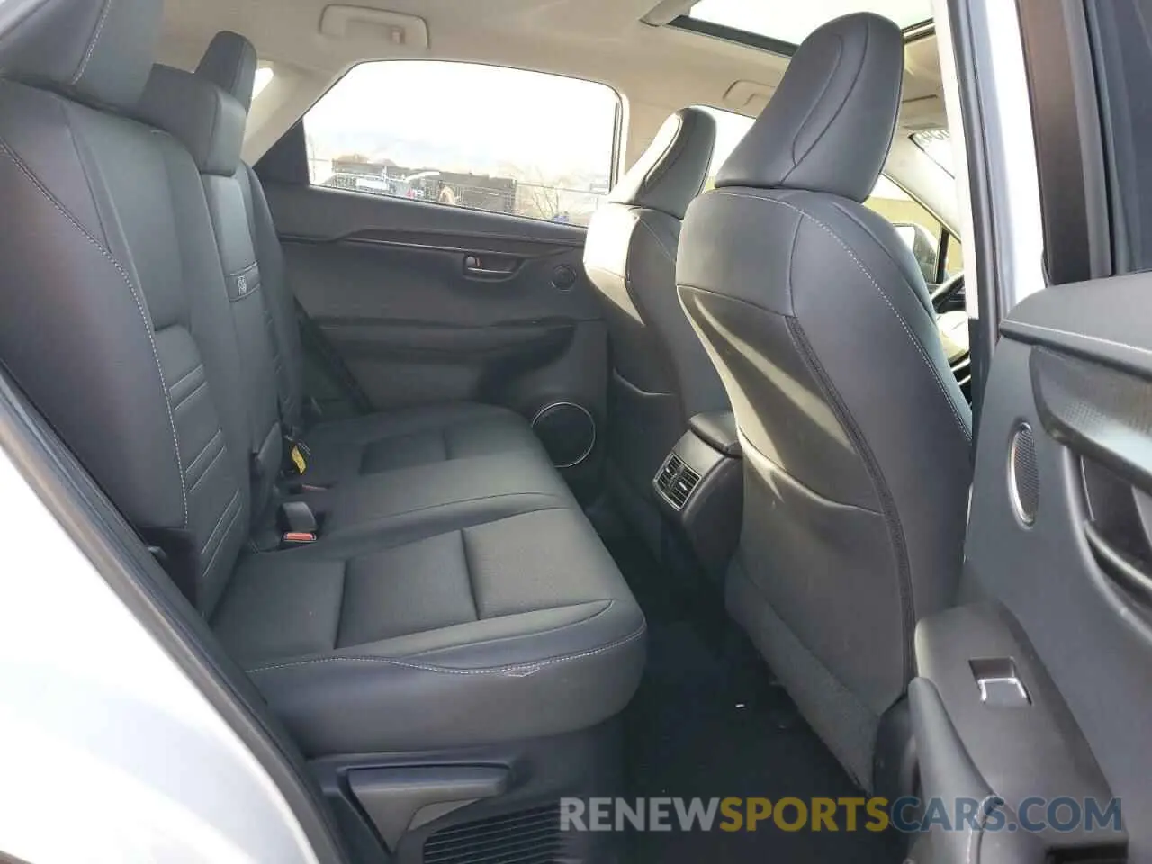 11 fotografías del automóvil dañado JTJGARBZ3L5020047 LEXUS NX 2020