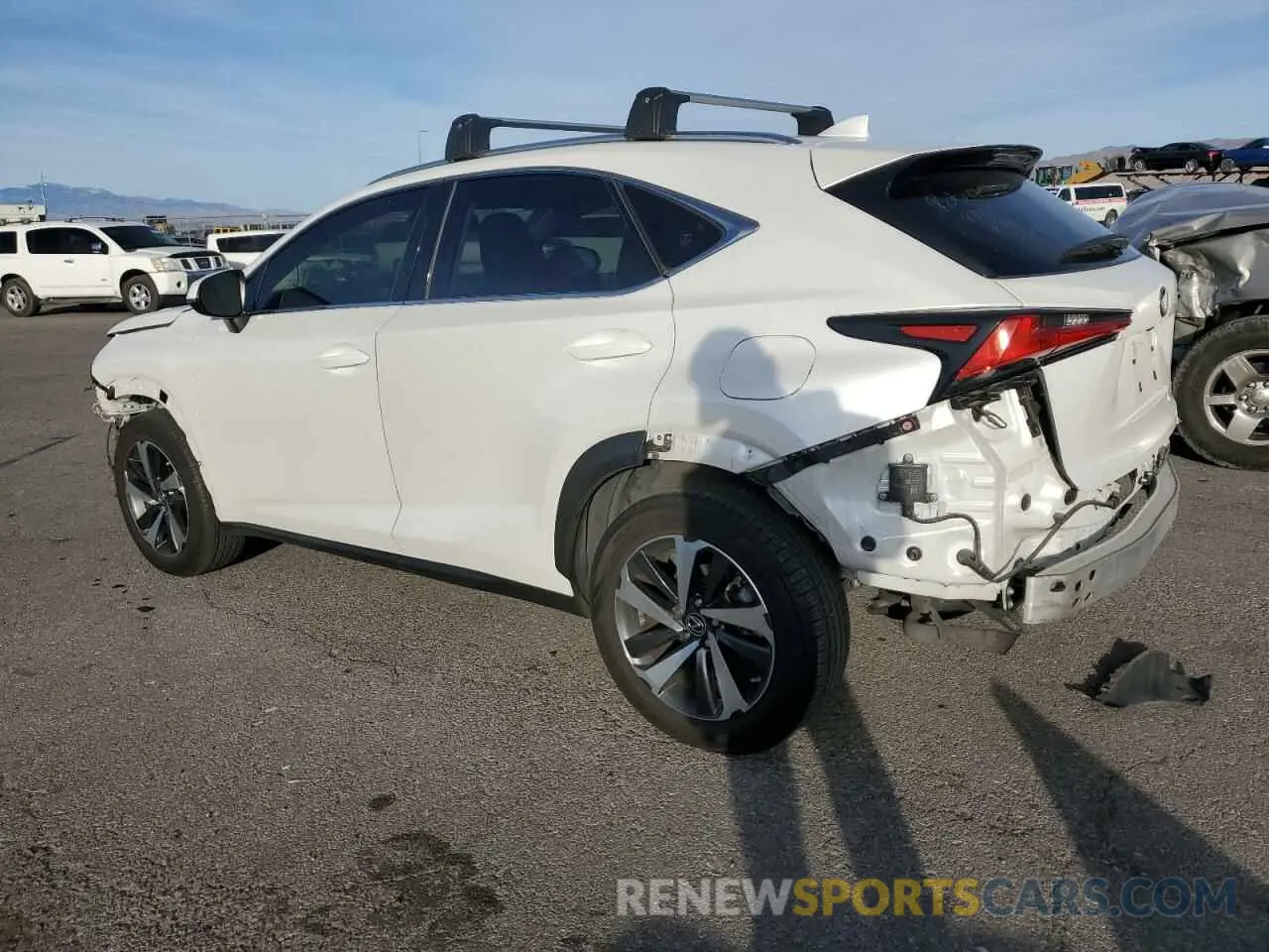 2 fotografías del automóvil dañado JTJGARBZ3L5020047 LEXUS NX 2020