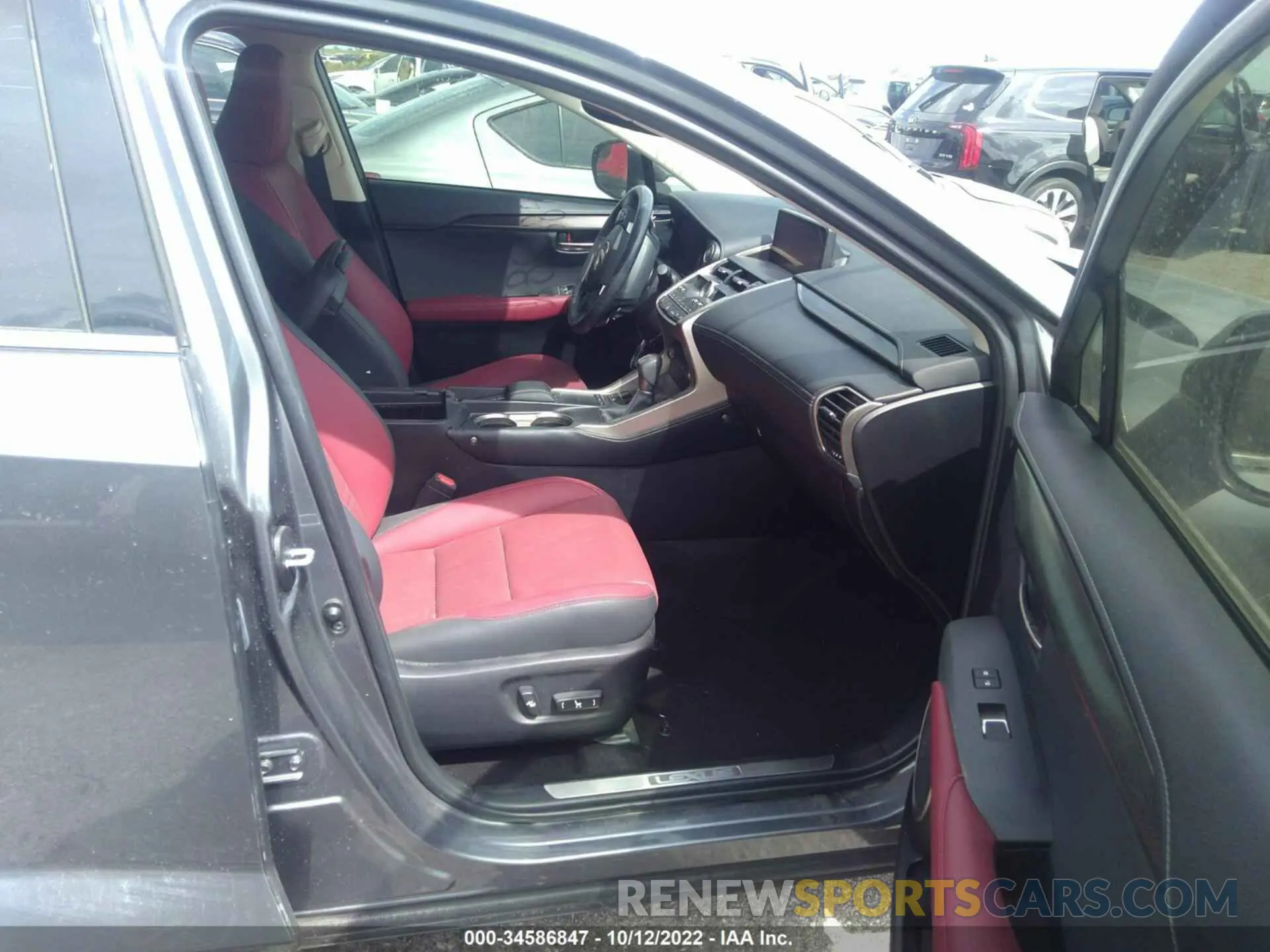 5 fotografías del automóvil dañado JTJGARBZ4L2176180 LEXUS NX 2020