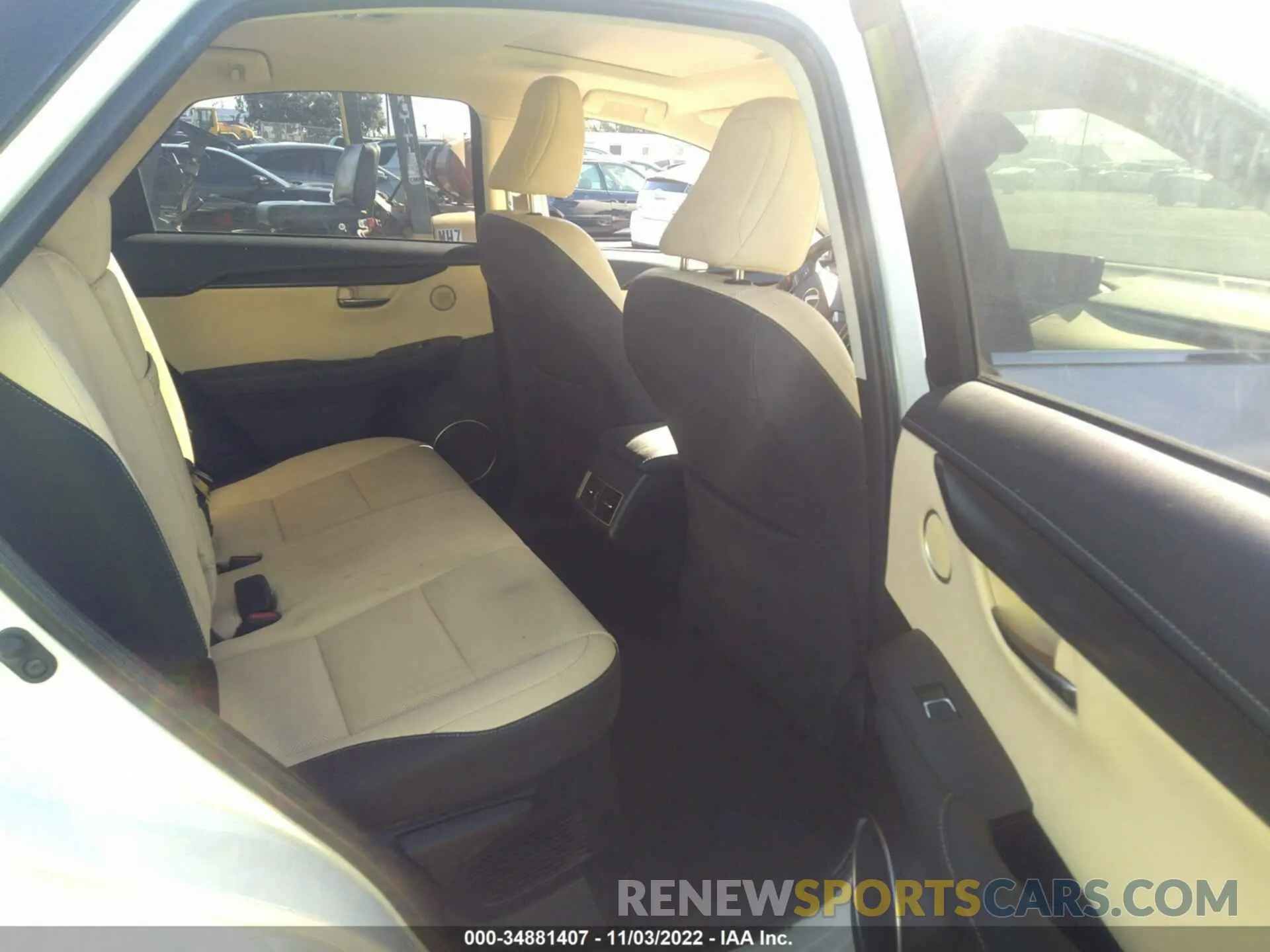 8 fotografías del automóvil dañado JTJGARBZ4L2177412 LEXUS NX 2020