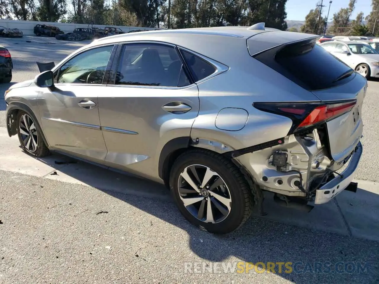 2 fotografías del automóvil dañado JTJGARBZ6L2172602 LEXUS NX 2020