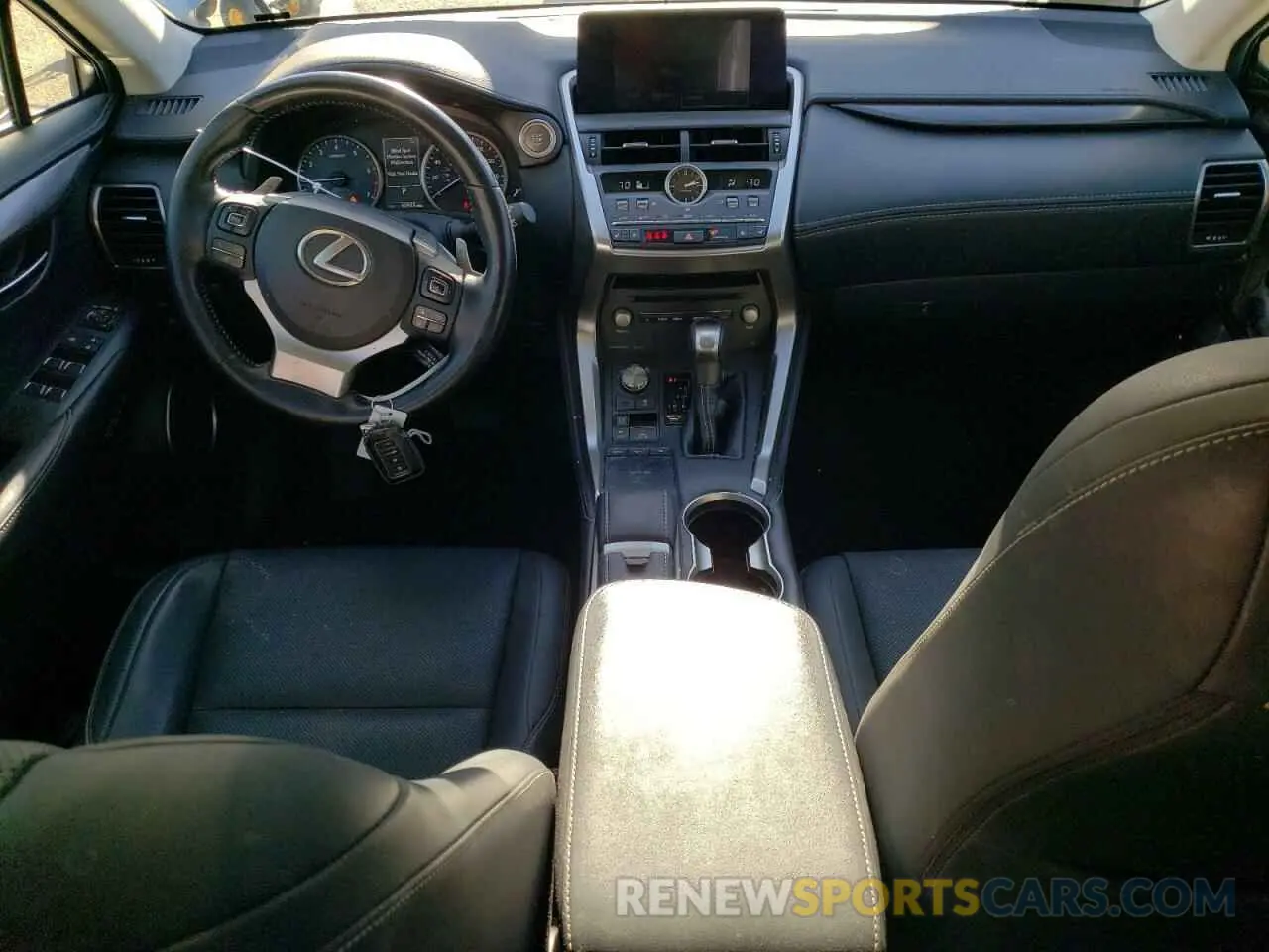 8 fotografías del automóvil dañado JTJGARBZ6L2172602 LEXUS NX 2020