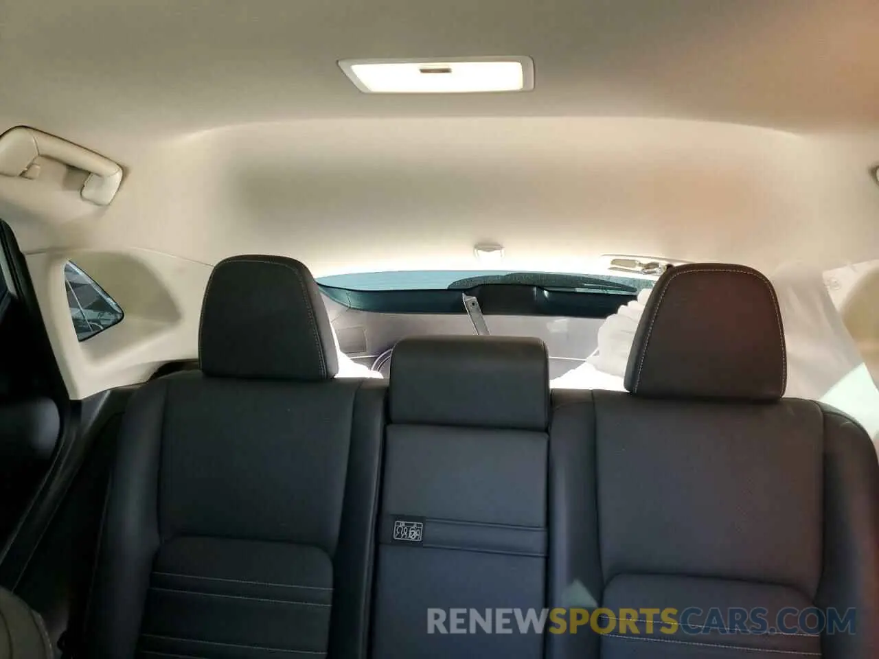 10 fotografías del automóvil dañado JTJGARBZ8L2158331 LEXUS NX 2020