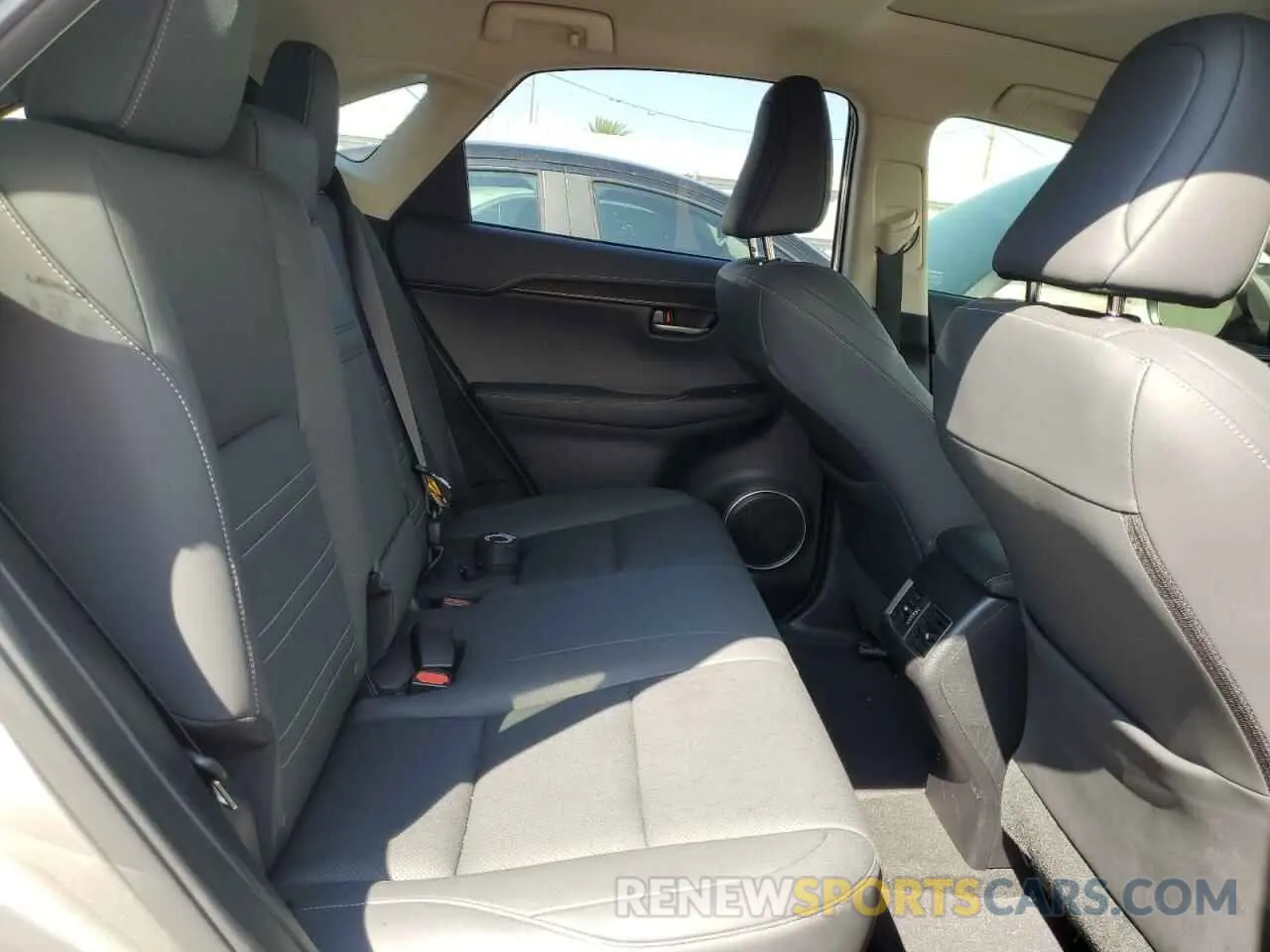 11 fotografías del automóvil dañado JTJGARBZ9L2162100 LEXUS NX 2020