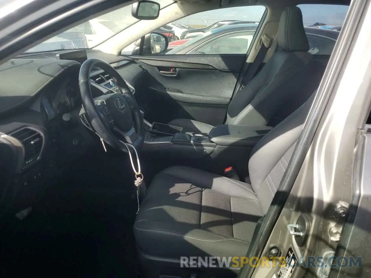 7 fotografías del automóvil dañado JTJGARBZ9L5010185 LEXUS NX 2020