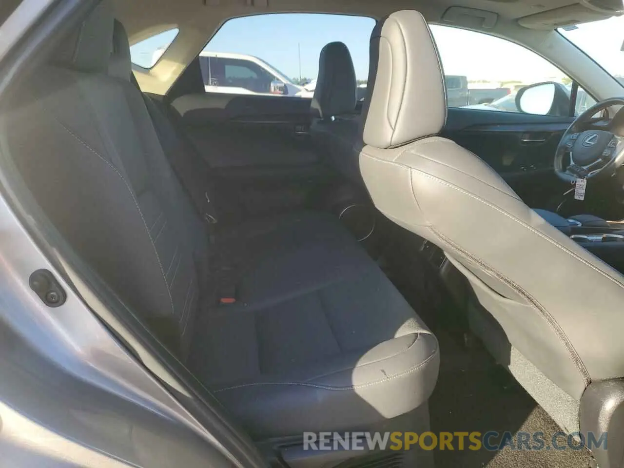 11 fotografías del automóvil dañado JTJGARBZXL2177429 LEXUS NX 2020