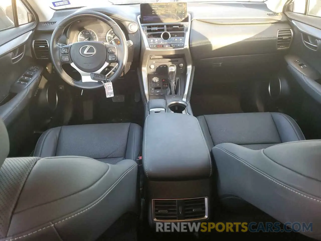 8 fotografías del automóvil dañado JTJGARBZXL2177429 LEXUS NX 2020