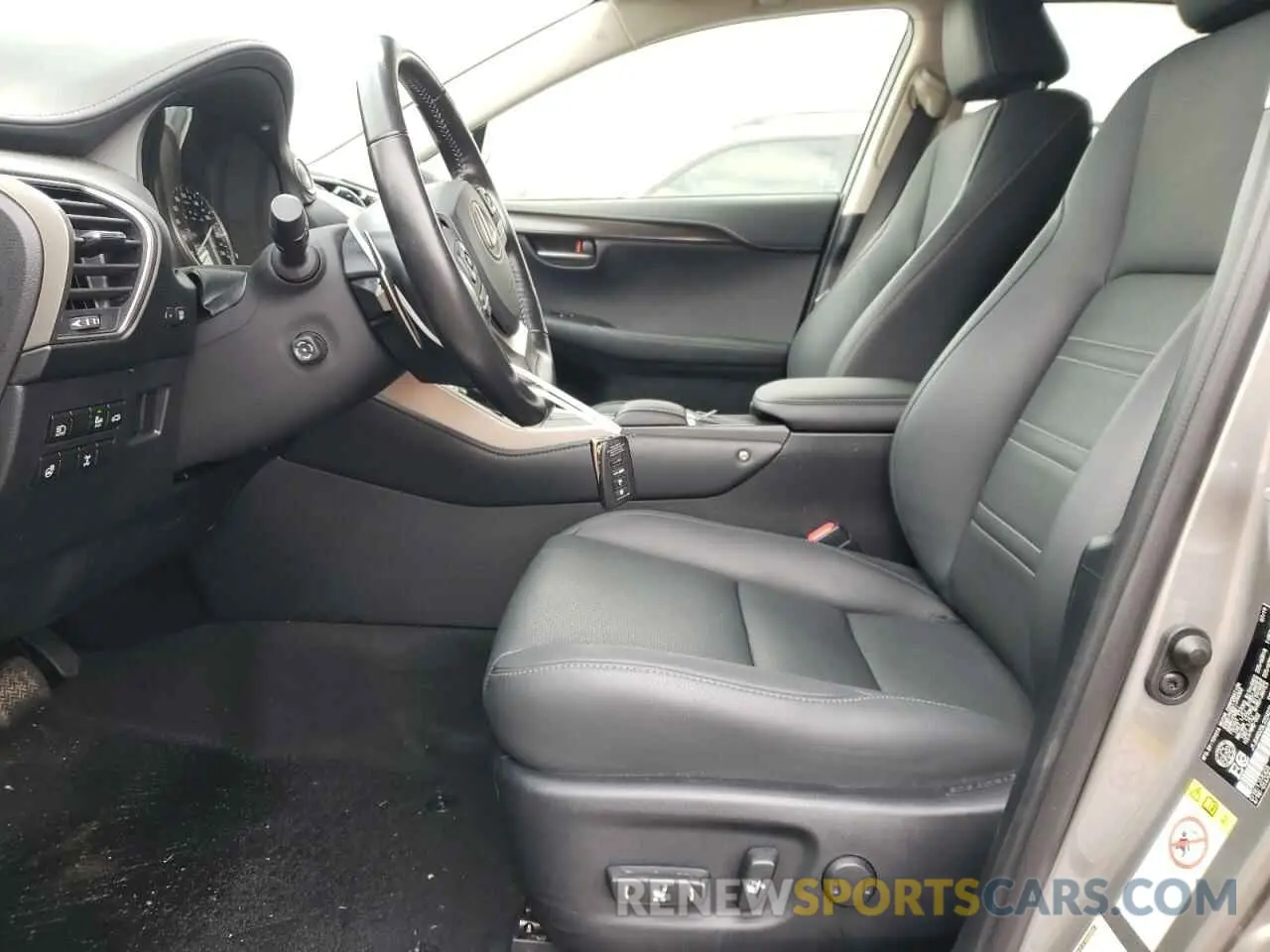 7 fotografías del automóvil dañado JTJGARDZ0L2224271 LEXUS NX 2020