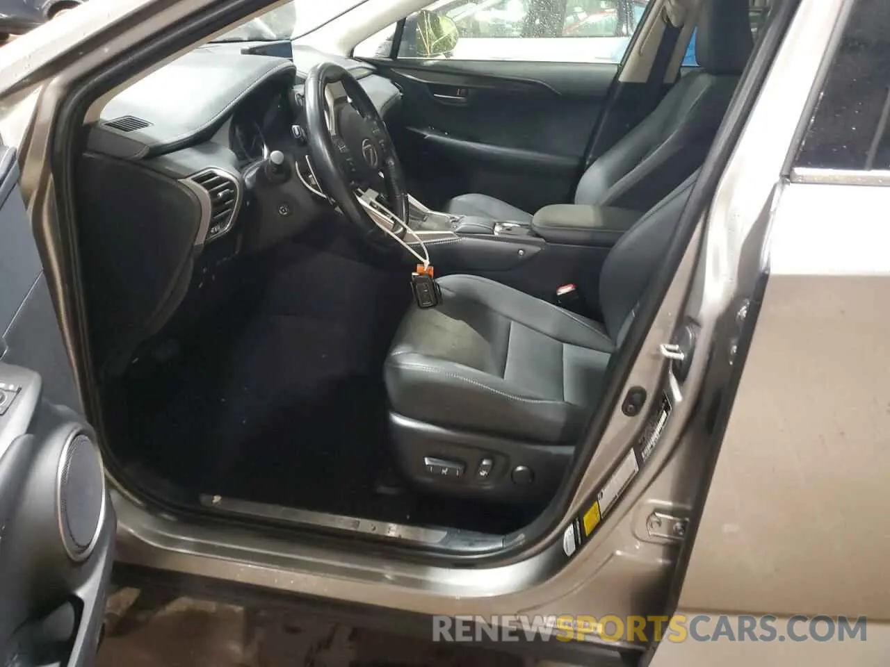 7 fotografías del automóvil dañado JTJGARDZ0L5007964 LEXUS NX 2020