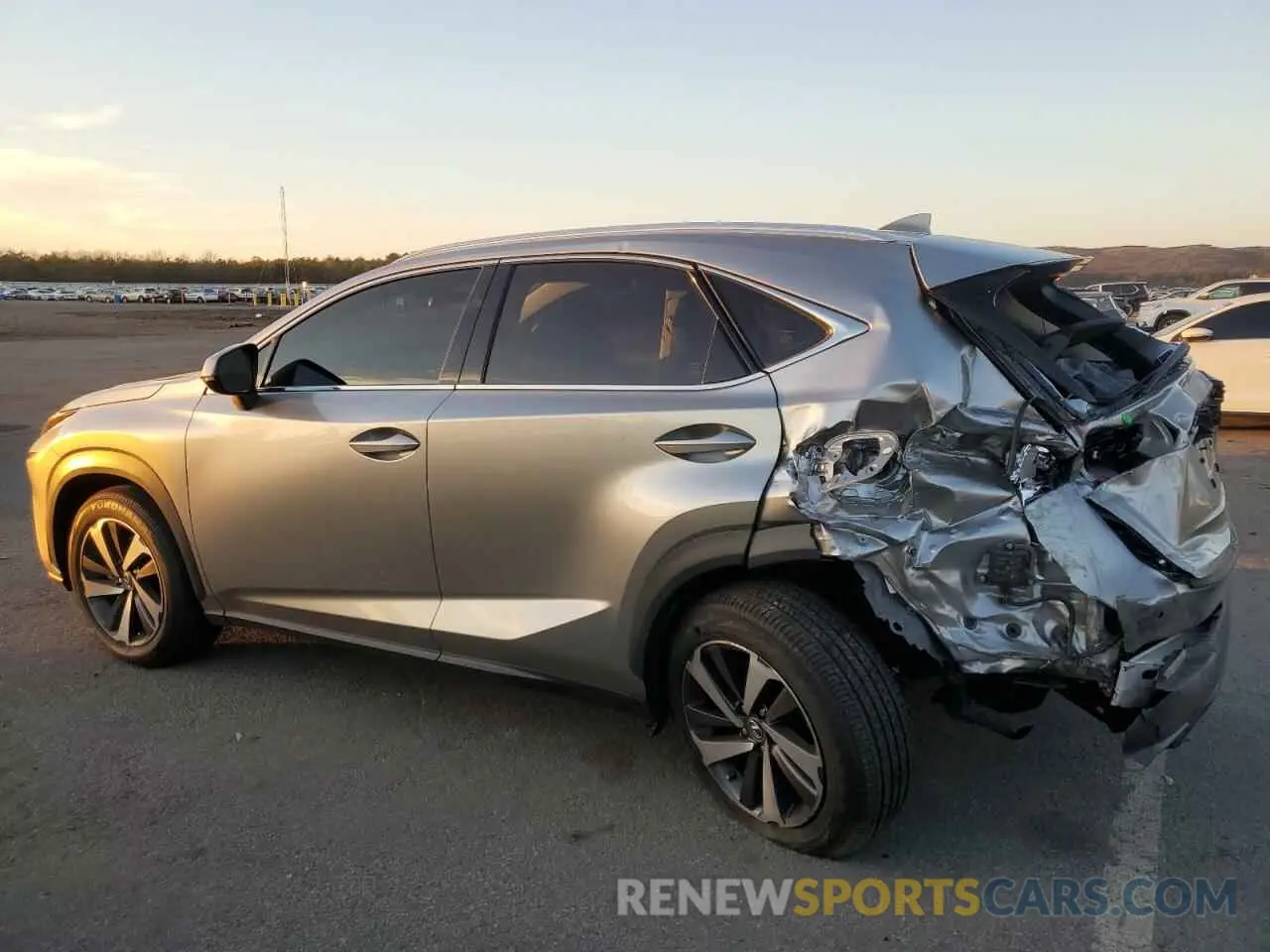 2 fotografías del automóvil dañado JTJGARDZ2L2221663 LEXUS NX 2020