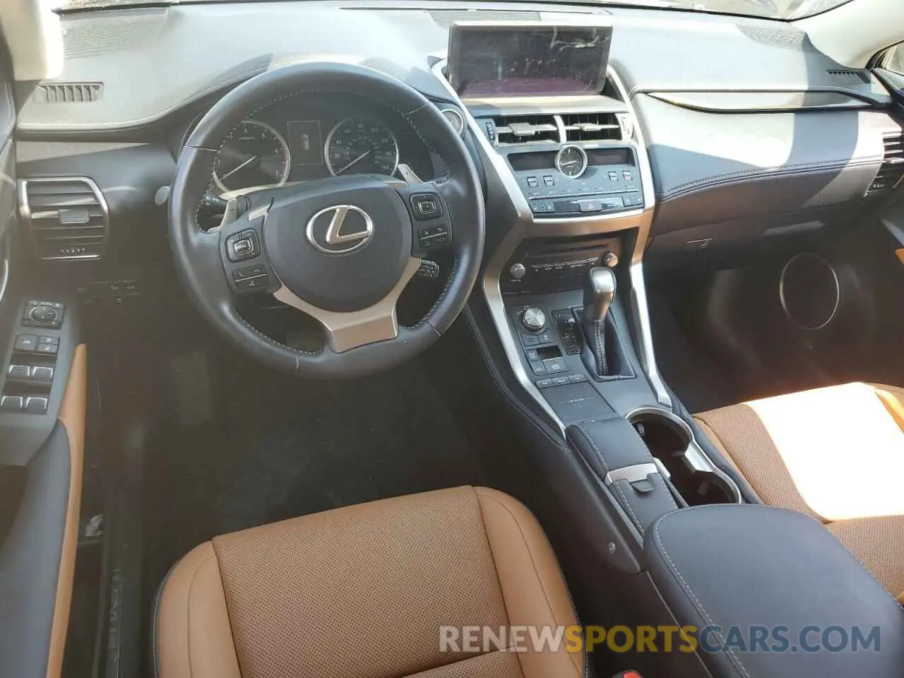 8 fotografías del automóvil dañado JTJGARDZ4L5015713 LEXUS NX 2020