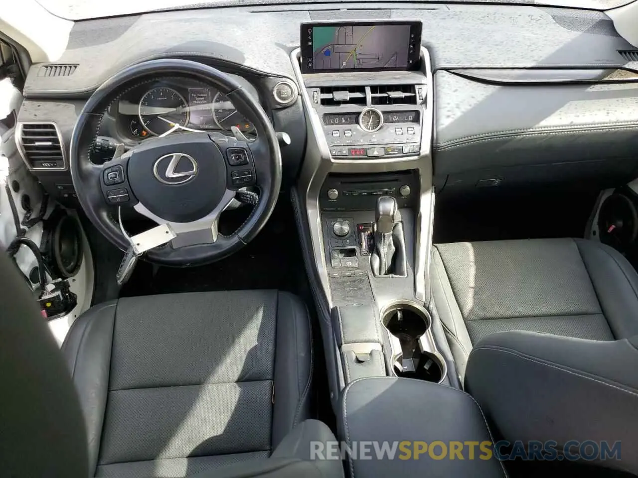 8 fotografías del automóvil dañado JTJGARDZ7L5015558 LEXUS NX 2020