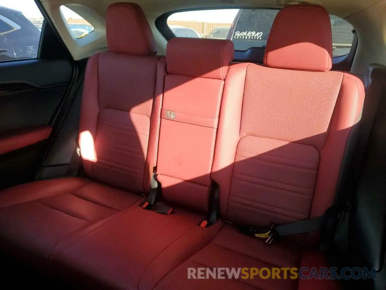 10 fotografías del automóvil dañado JTJGJRDZ2L2143384 LEXUS NX 2020