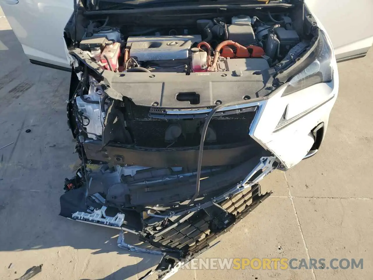 12 fotografías del automóvil dañado JTJGJRDZ4L5004436 LEXUS NX 2020