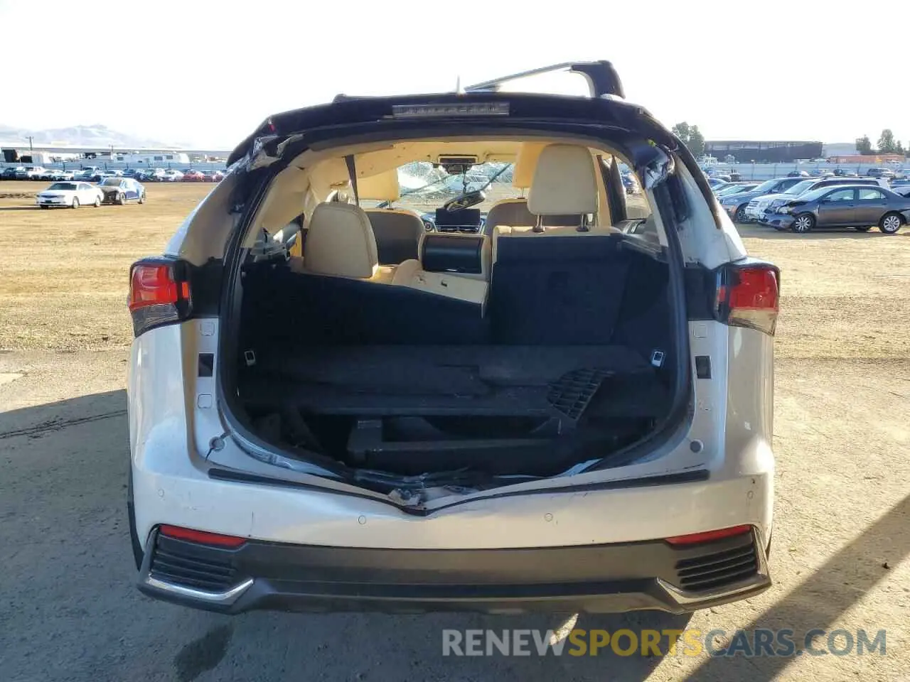 6 fotografías del automóvil dañado JTJGJRDZ6L5000372 LEXUS NX 2020