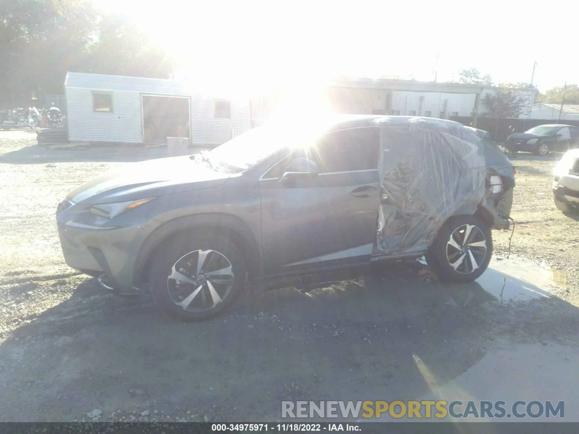 2 fotografías del automóvil dañado JTJGJRDZ7L2133935 LEXUS NX 2020