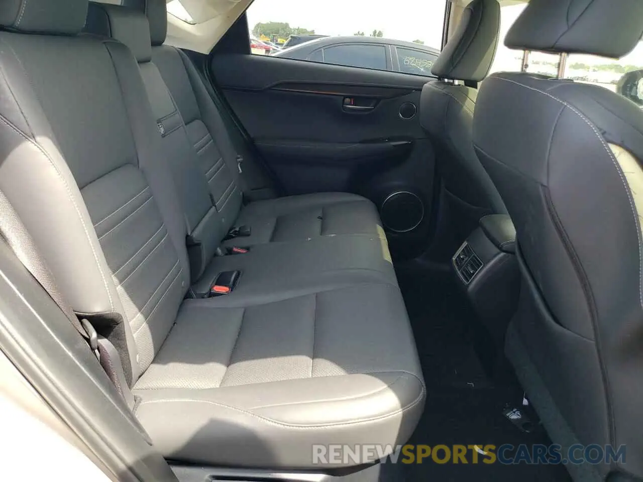 10 fotografías del automóvil dañado JTJGJRDZ8L2135094 LEXUS NX 2020