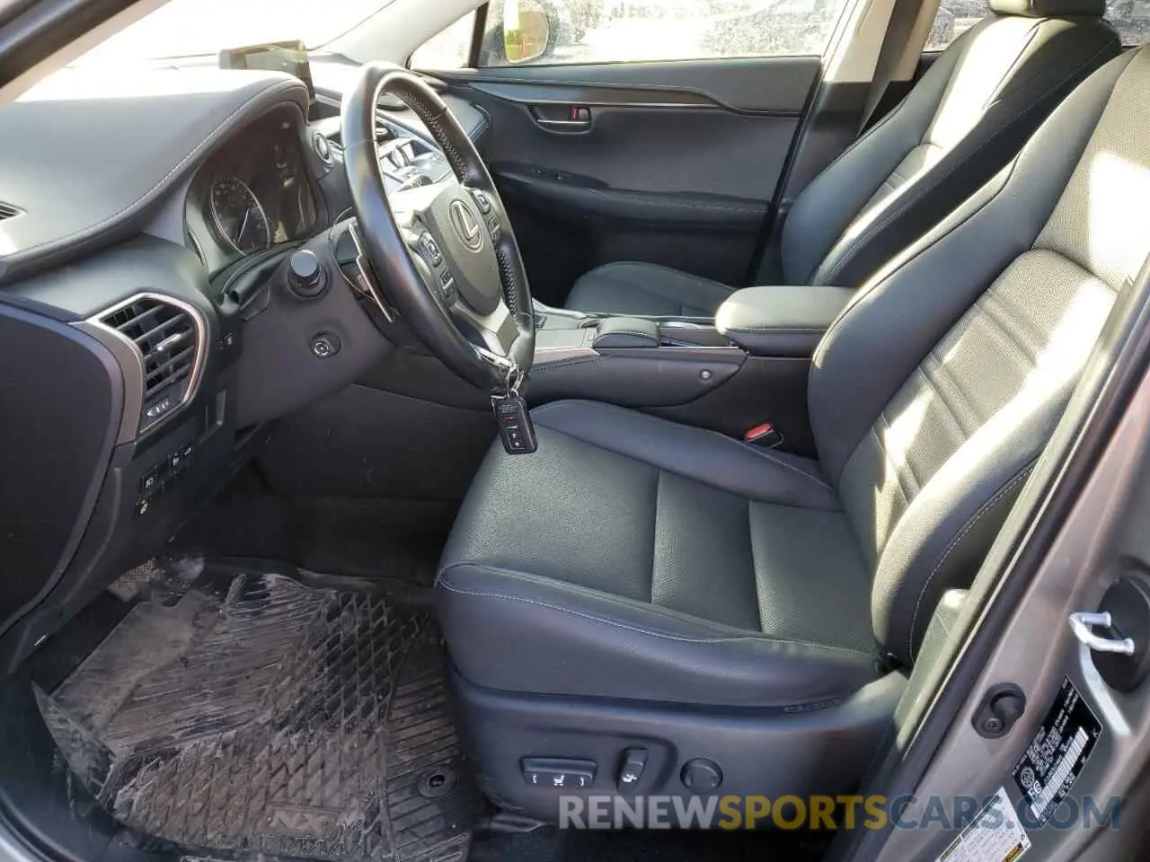 7 fotografías del automóvil dañado JTJGJRDZ9L2144872 LEXUS NX 2020
