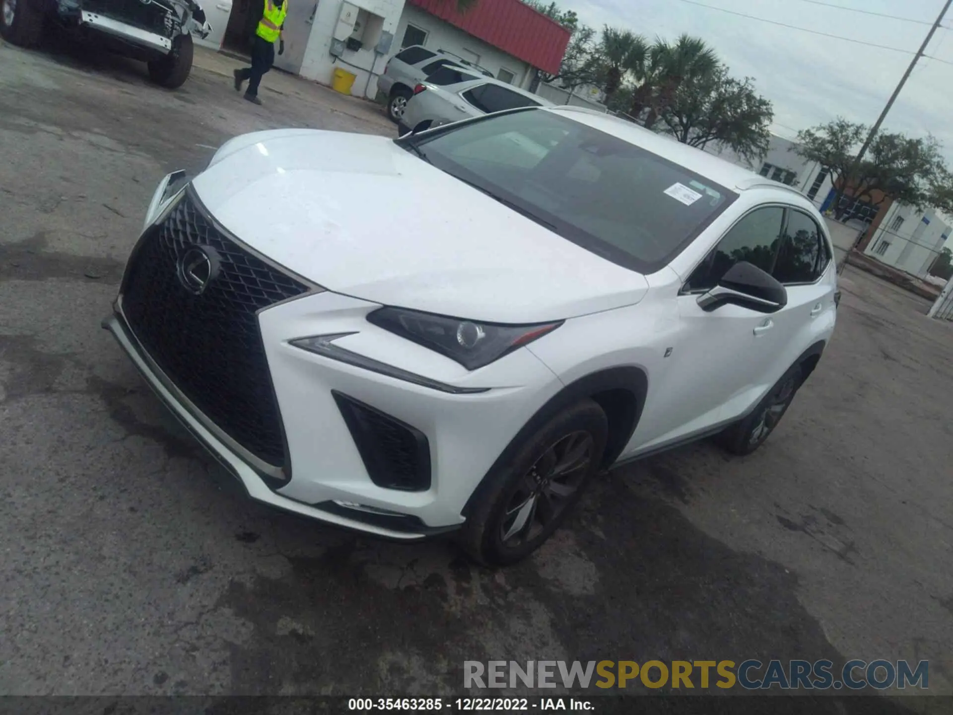 2 fotografías del automóvil dañado JTJJARBZ1L5015466 LEXUS NX 2020