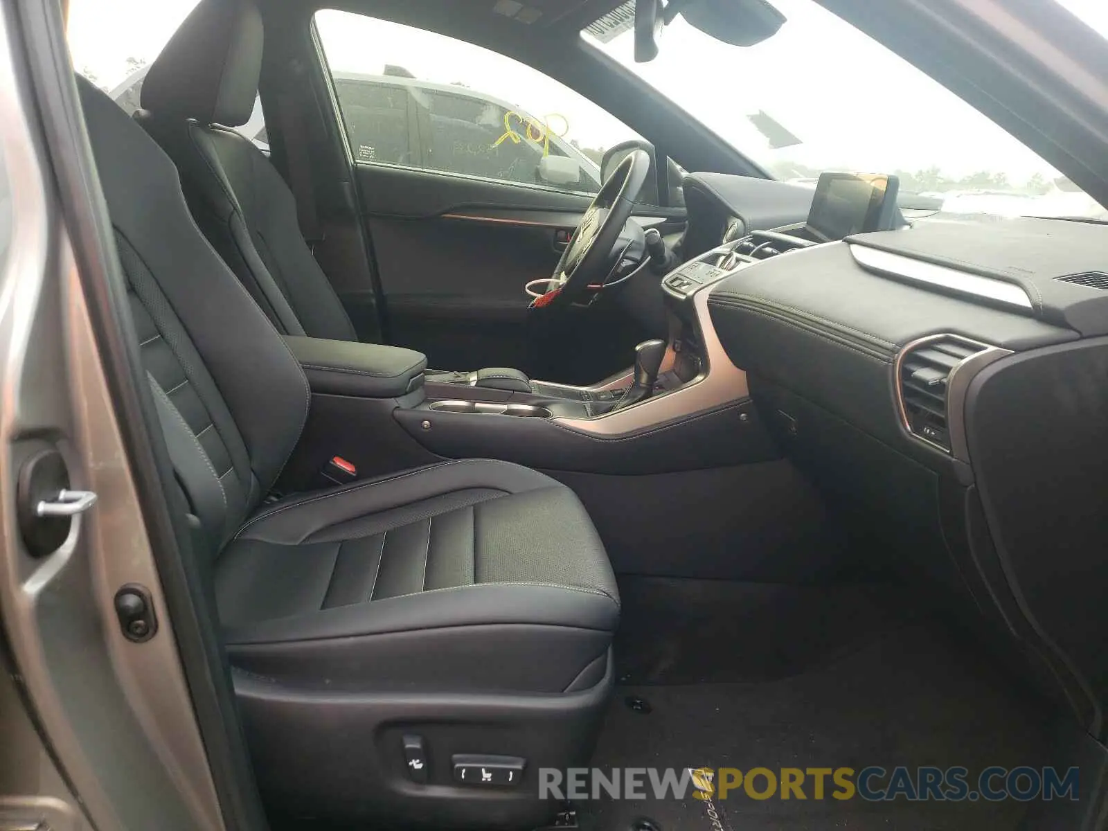 5 fotografías del automóvil dañado JTJJARBZ2L2173381 LEXUS NX 2020
