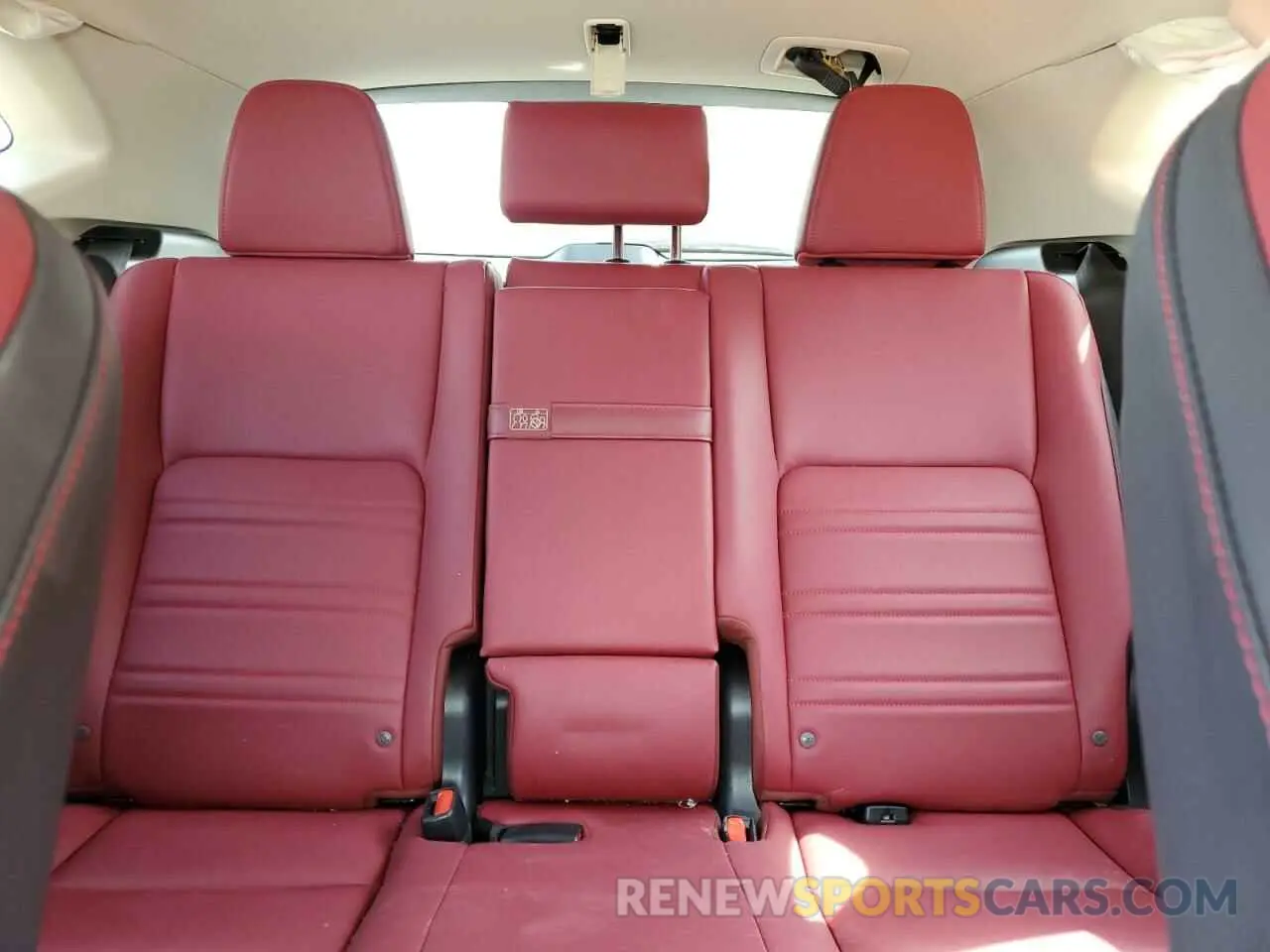 10 fotografías del automóvil dañado JTJDARBZ4M2200465 LEXUS NX 2021