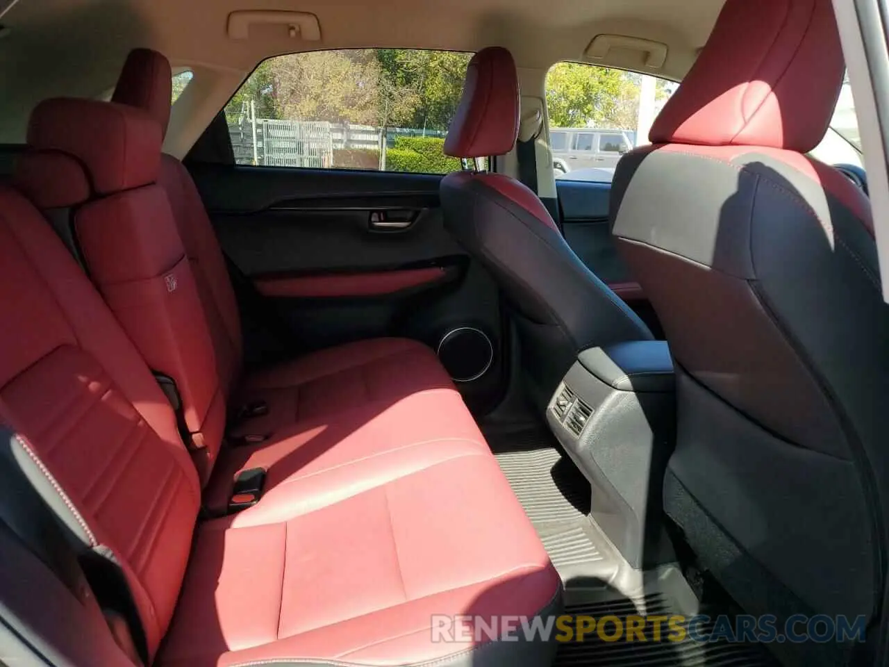 11 fotografías del automóvil dañado JTJDARBZ4M5036066 LEXUS NX 2021
