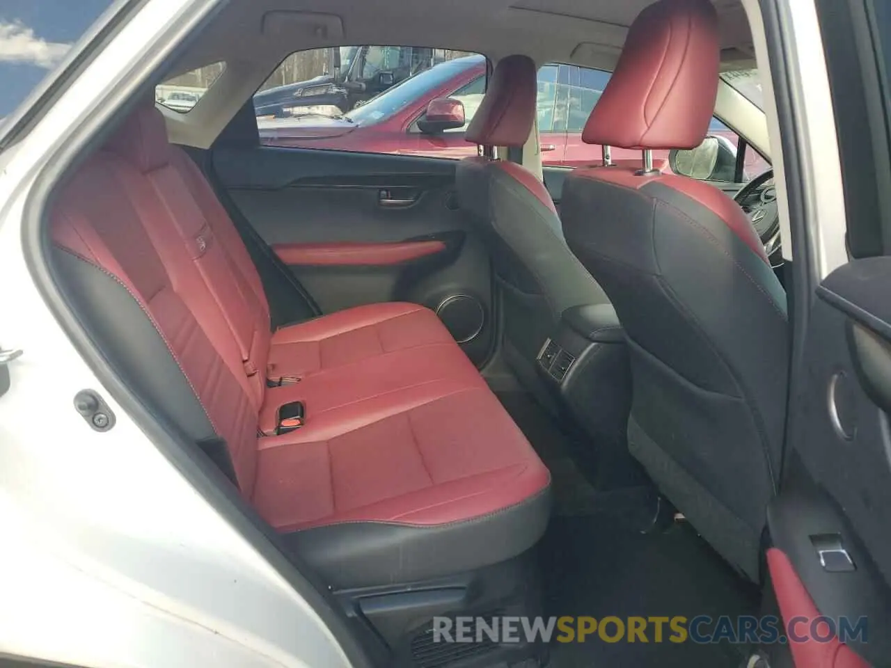 11 fotografías del automóvil dañado JTJDARDZ6M5024482 LEXUS NX 2021