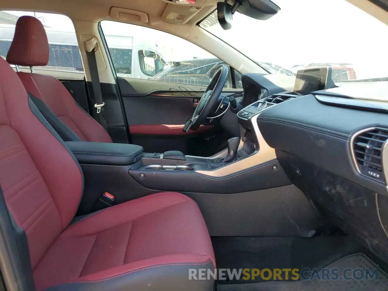 5 fotografías del automóvil dañado JTJGJRDZ0M2166244 LEXUS NX 2021