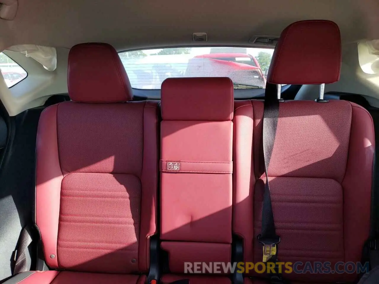 10 fotografías del automóvil dañado JTJGJRDZ0M5014172 LEXUS NX 2021